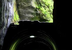 掘り下げていく先ににじみ出てくるもの