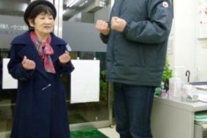 １時限めマッサージ、２時限め健康体操